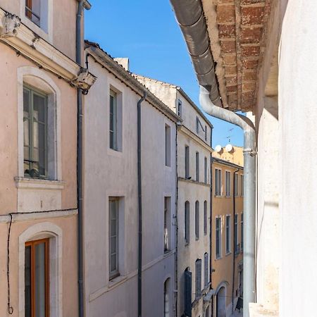 Au Coeur De L'Effervescence Terracotta - Une Nuit A נים מראה חיצוני תמונה